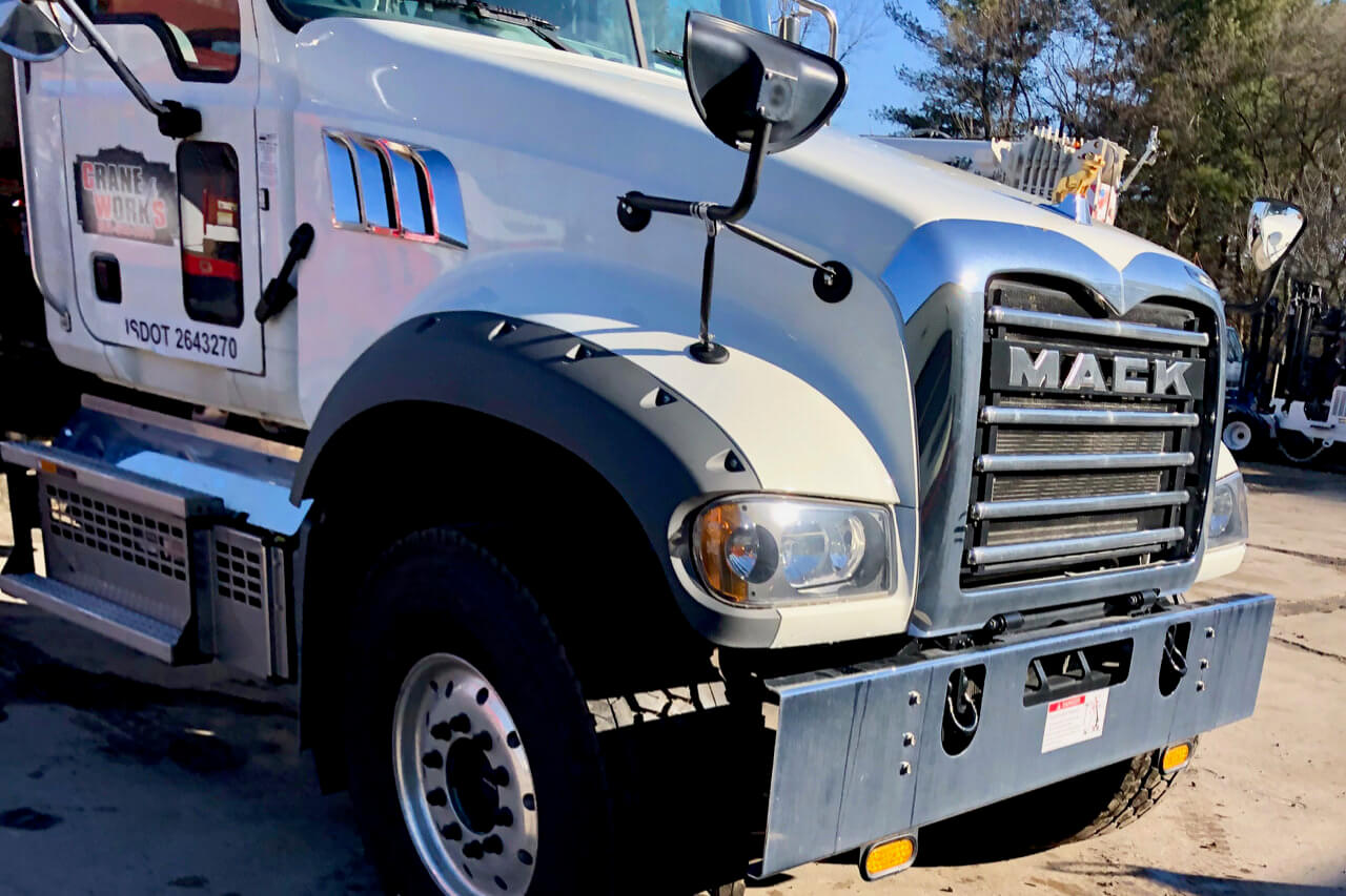 Bucket trucks, oil equipment, grapple trucks & boom trucks for rent